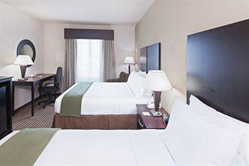 Holiday Inn Express & Suites Brady