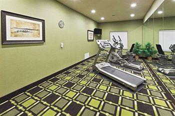 Holiday Inn Express & Suites Brady