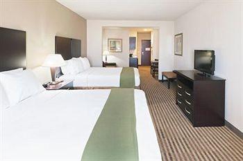 Holiday Inn Express & Suites Brady