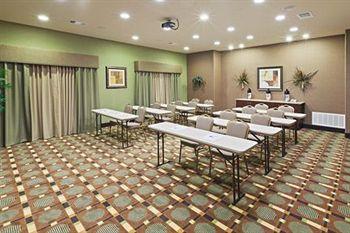 Holiday Inn Express & Suites Brady