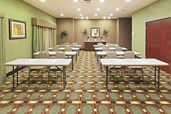 Holiday Inn Express & Suites Brady