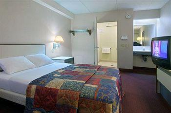 Red Roof Inn Nashville North