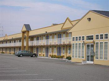 Hampton Bay Plaza and Suites