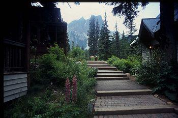 Emerald Lake Lodge