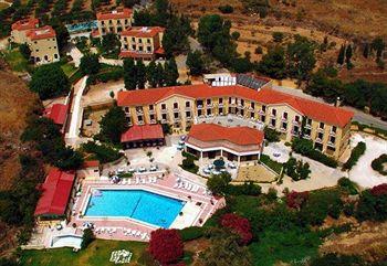 Karavados Beach Hotel Leivathos