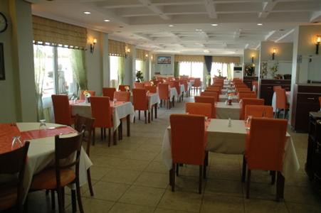 Club Rose Bay Hotel