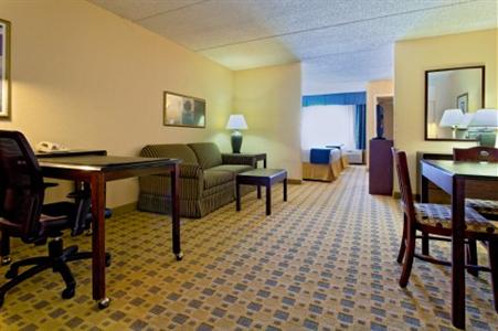 Holiday Inn Express Austin Airport