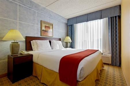 Holiday Inn Express Austin Airport