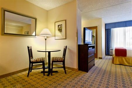 Holiday Inn Express Austin Airport