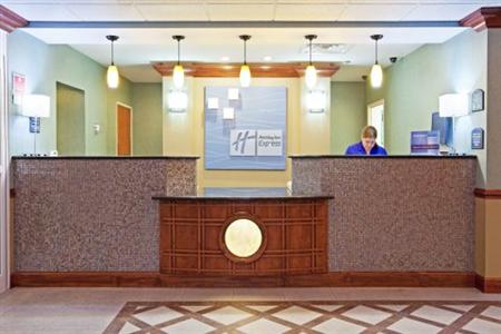 Holiday Inn Express Hotel & Suites Petersburg