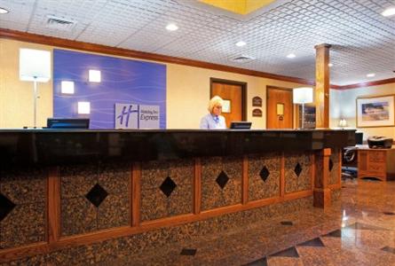 Holiday Inn Express Hotel & Suites Grand Rapids Airport