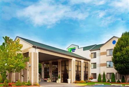 Holiday Inn Express Hotel & Suites Grand Rapids Airport