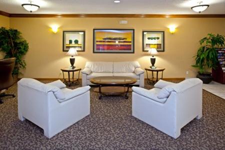 Holiday Inn Express Hotel & Suites Muncie