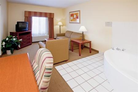 Holiday Inn Express Hotel & Suites Muncie