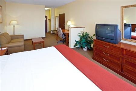 Holiday Inn Express Hotel & Suites Muncie