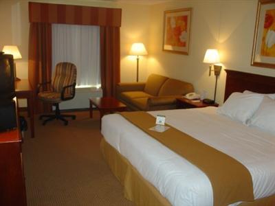 Holiday Inn Express Hotel & Suites Muncie