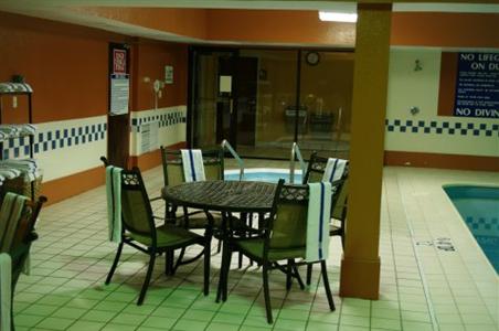 Holiday Inn Express Hotel & Suites Muncie