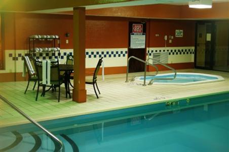 Holiday Inn Express Hotel & Suites Muncie