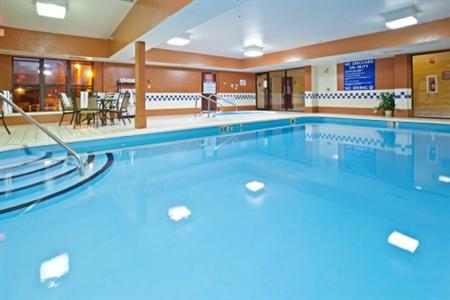 Holiday Inn Express Hotel & Suites Muncie