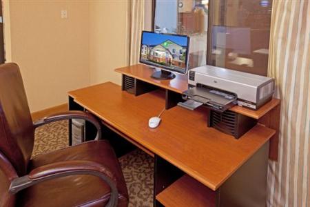 Holiday Inn Express Hotel & Suites Muncie