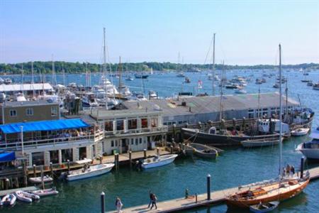 Newport Harbor Hotel & Marina