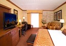Riverwalk Plaza Hotel & Suites
