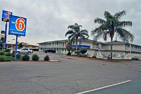 Motel 6 Tulare