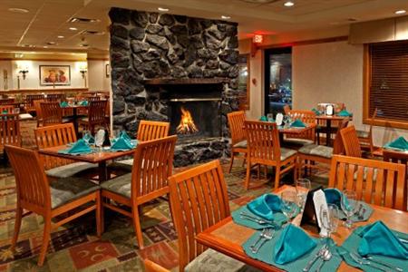 Holiday Inn Resort Turf Lake George