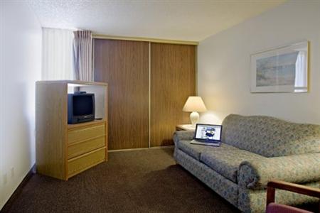 Americas Best Value Inn & Suites - Portland Airport