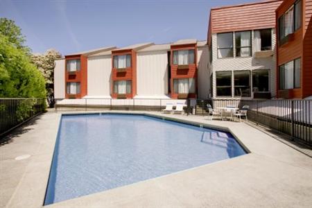 Americas Best Value Inn & Suites - Portland Airport