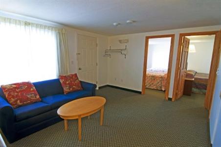Americas Best Value Inn & Suites Cape Cod Hyannis