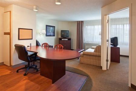 Candlewood Suites - Pittsburgh Airport