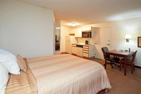 Candlewood Suites - Pittsburgh Airport