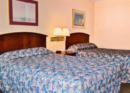 Econo Lodge Inn & Suites Virginia Beach