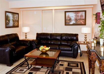 Econo Lodge Inn & Suites Virginia Beach