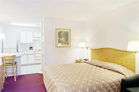 Homestead Studio Suites Dallas - North - Park Central