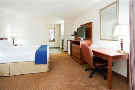 Holiday Inn Express Farmington (Bloomfield)