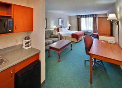 Holiday Inn Express Hotel & Suites Vermillion