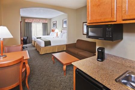 Holiday Inn Express Suites Lawton Fort Sill