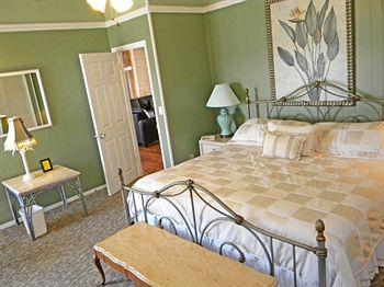 The Boat House Motel