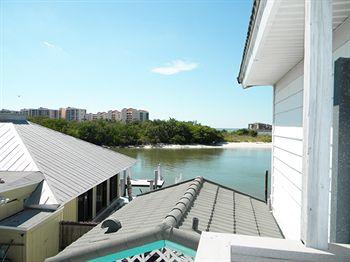 The Boat House Motel