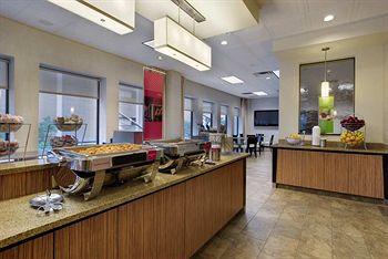 Hampton Inn & Suites Chicago - Downtown