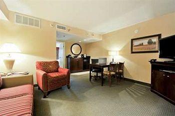 Embassy Suites Hotel Dallas - Park Central Area