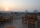 Pyramids Inn