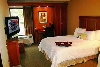 Hampton Inn Memphis-Poplar