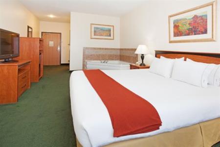 Holiday Inn Express Suites Alamosa