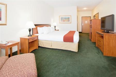 Holiday Inn Express Suites Alamosa