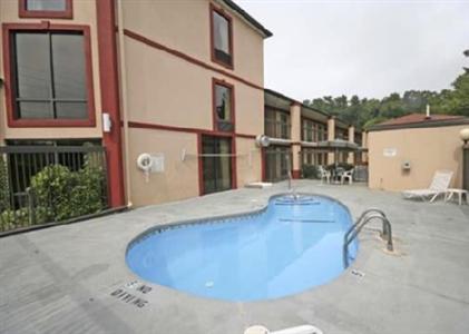 Econo Lodge South Garner