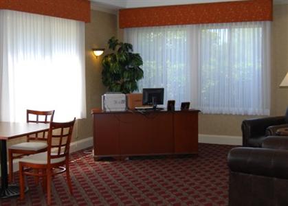 Holiday Inn Express Hotel & Suites Burlington South