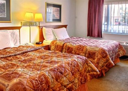 Econo Lodge Inn & Suites Green Bay